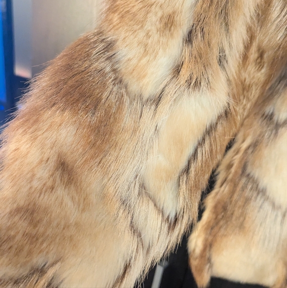 Korean Faux fur jacket - Picture 3 of 4